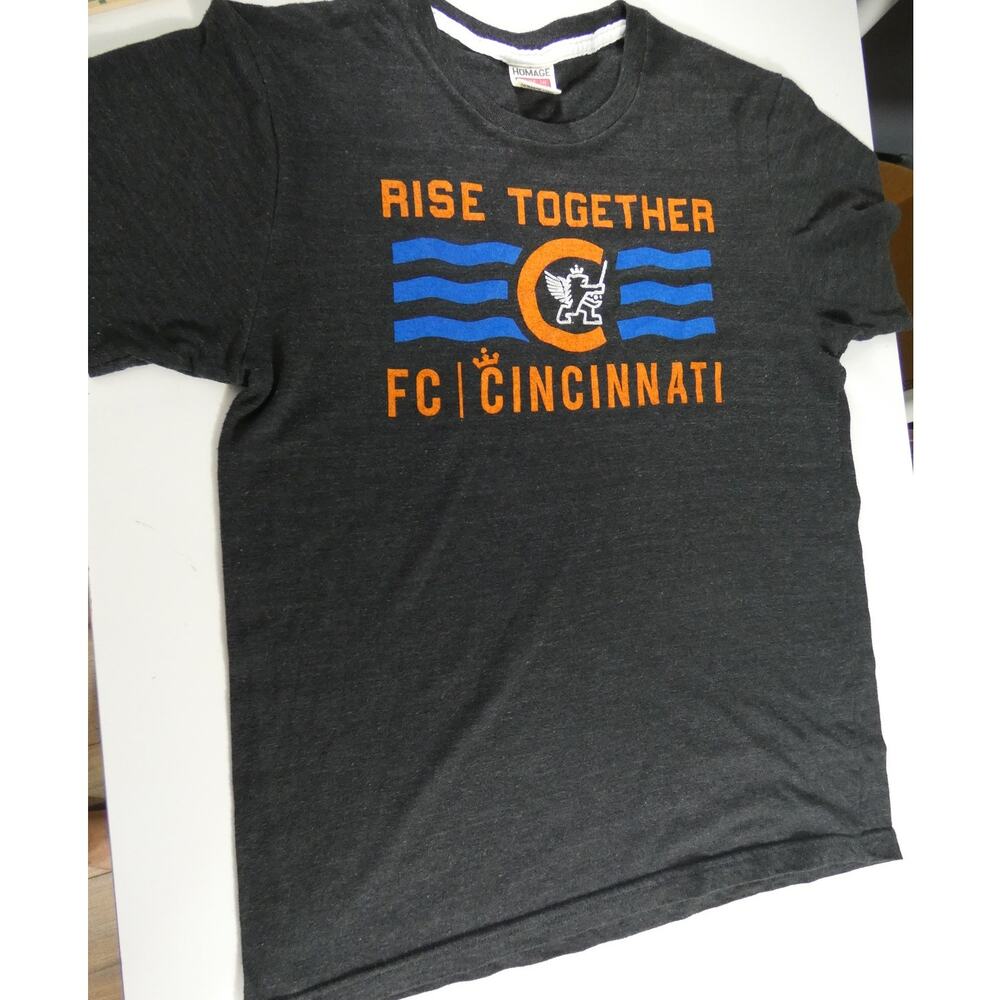 FC Cincinnati Soccer League USL Era T-Shirt Knifey Lion Logo Homage Medium